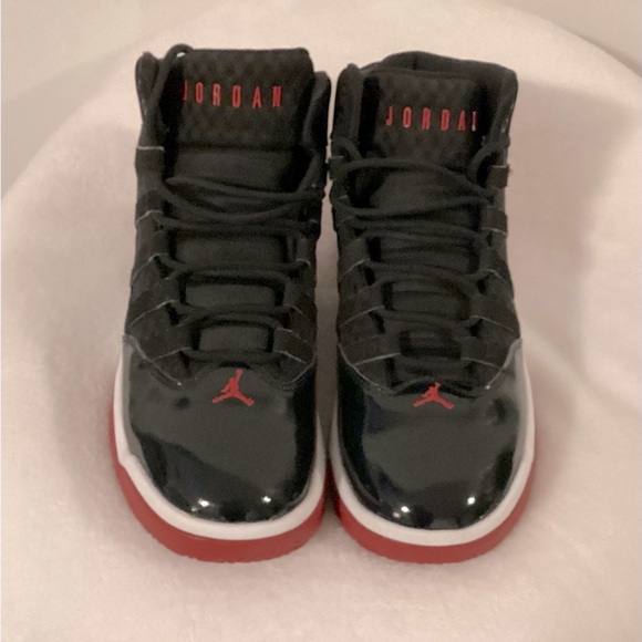 nike Other - Nike Air Jordan Black and Red - LIKE NEW
